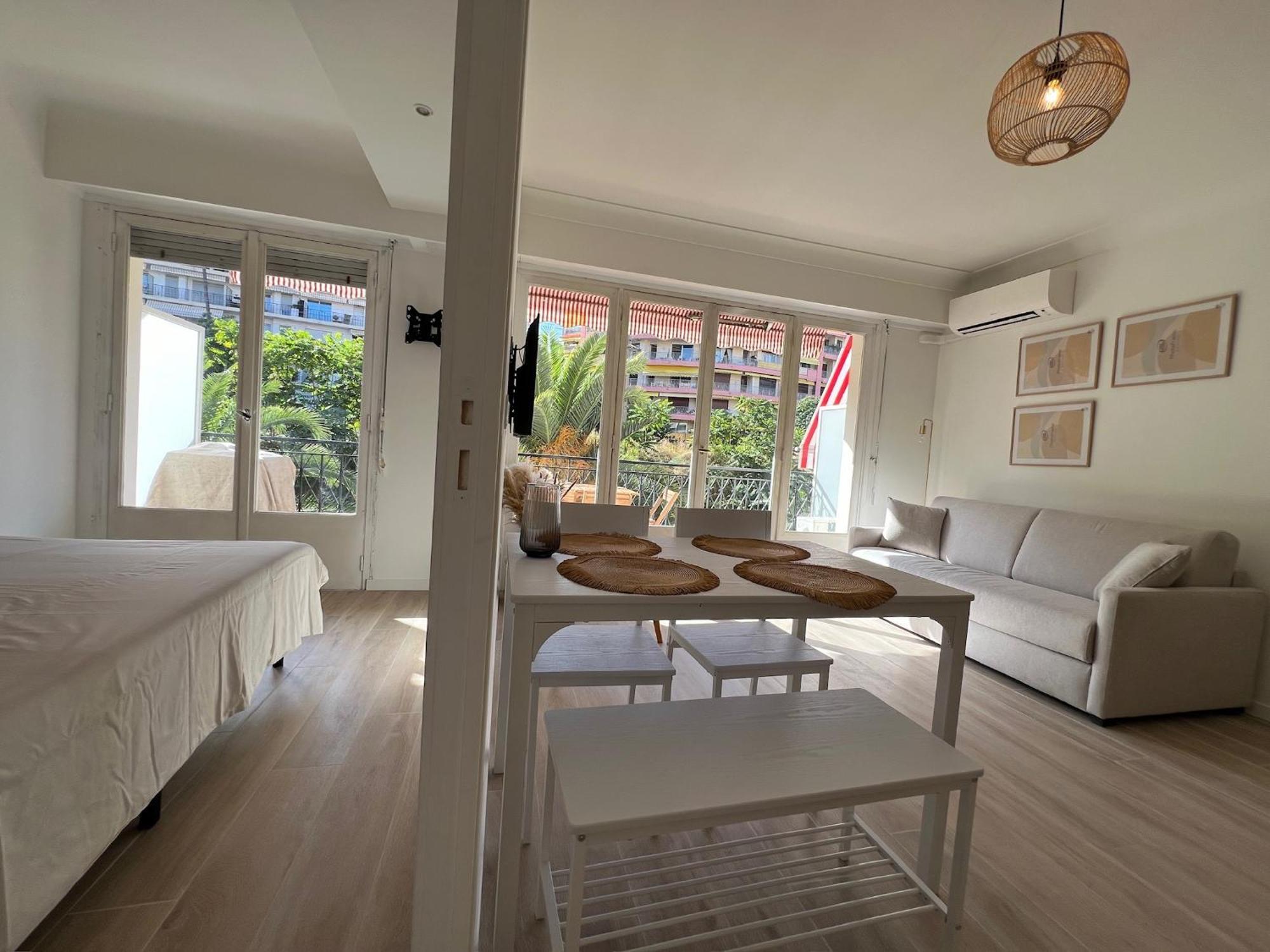 Magnifique T2 Proche Mer Et Ville Refait A Neuf Avec Terrasse Menton Exterior photo